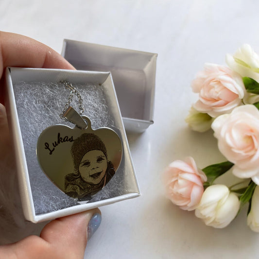 Engraved heart necklace