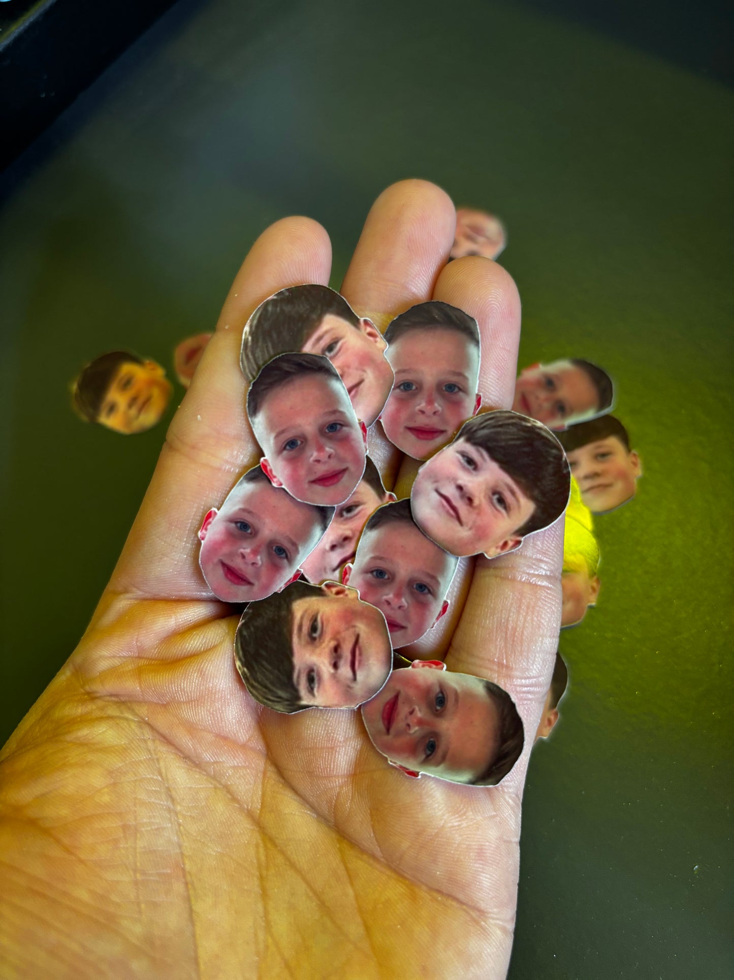 Face confetti for events