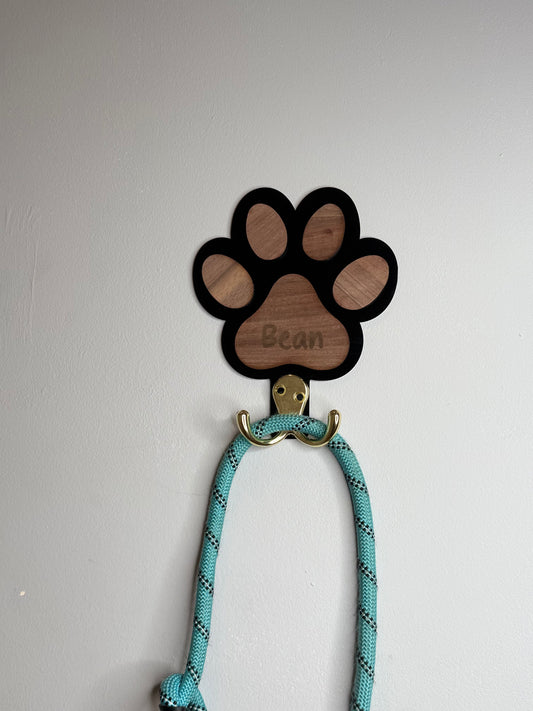 Dog leash hanger